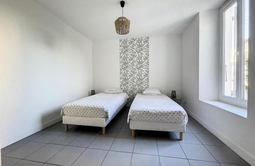 Saint-Rambert-d'Albon Apartment | Le Havre des Ecoles - 2chambres-Rez de jardin et Parking-BBQ