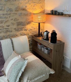 Meursault Bed & Breakfast | "LE JARDIN" Chambre de charme, piscine à Meursault