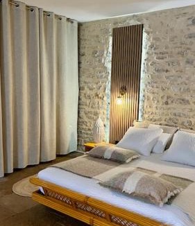 Meursault Bed & Breakfast | "LE JARDIN" Chambre de charme, piscine à Meursault