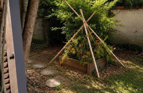 Bry-sur-Marne House | LE JARDIN DE LA MARNE, A PEACEFUL, FAMILY-FRIENDLY HOME BETWEEN PARIS AND DISNEY