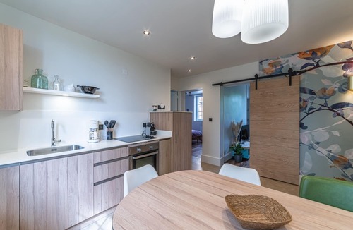 Paray-le-Monial Apartment | Le Jungle - Appt pour 6 avec parking privé