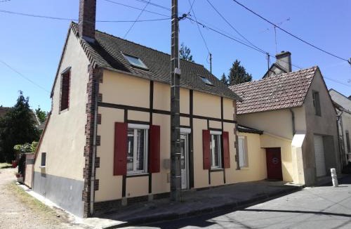 Sainte-Genevieve-des-Bois Apartment | Le Loft Montargis Gien maison de ville proche la petite Venise du gâtinais