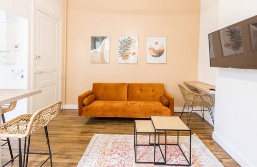 Republique Apartment | Le logement est composé de 1 chambres doubles et d'un canapé convertible