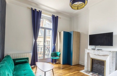 Republique Apartment | Le logement est composé de 1 chambres doubles et d'un canapé convertible