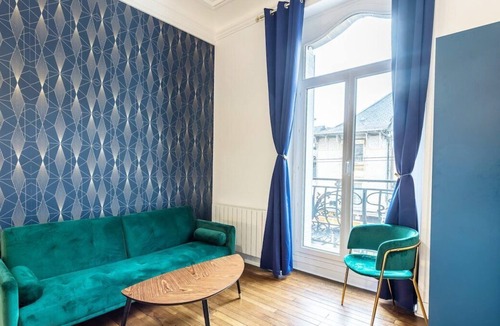 Republique Apartment | Le logement est composé de 1 chambres doubles et d'un canapé convertible
