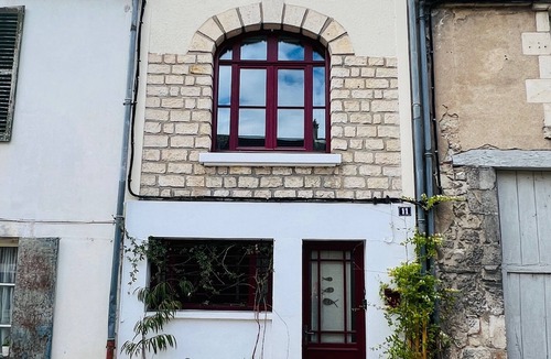 La Charite-sur-Loire House | Le logis des ais – Historic Townhouse in City Center