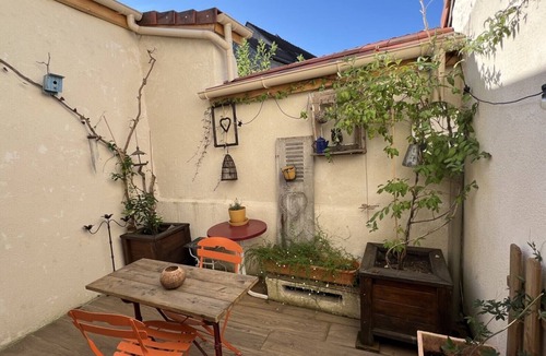 La Charite-sur-Loire House | Le logis des ais – Historic Townhouse in City Center