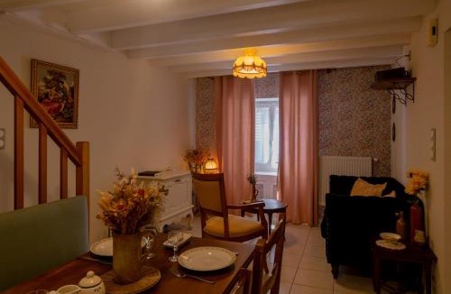 Montaubert - Rille - Saint-Sulpice Apartment | Le Logis des Fontaines - Au pied du Château
