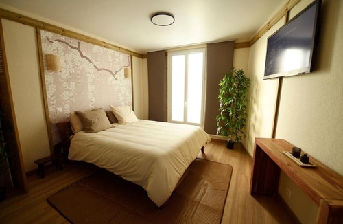 Conflans-Sainte-Honorine Apartment | Le Lotus Suite romantique avec SPA privé