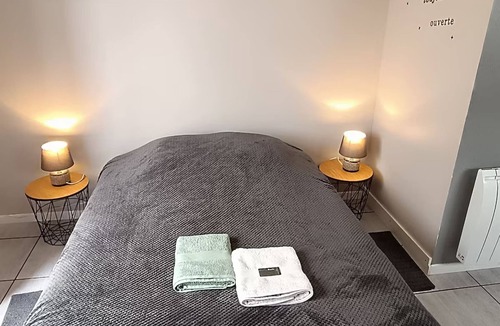 Lamotte-Beuvron Apartment | "Le Loup" Studios Indépendant de Plein Pied Avec Terrasse , Proche du Centre