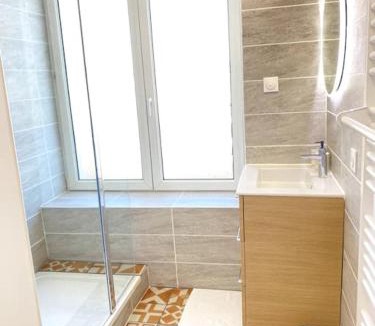 Chateauroux Apartment | Le Métropolitain-proche centre-clim-tout équipé-linges fournis