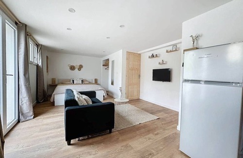 Communay Apartment | Le Magnolia - Apartment in the heart of Communay