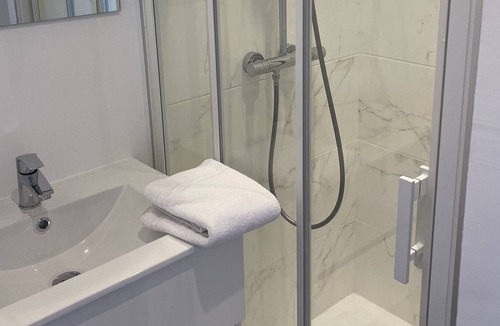 Hennebont Apartment | Le Manoir 1 ★ Studio ★ RDC ★ Lumineux