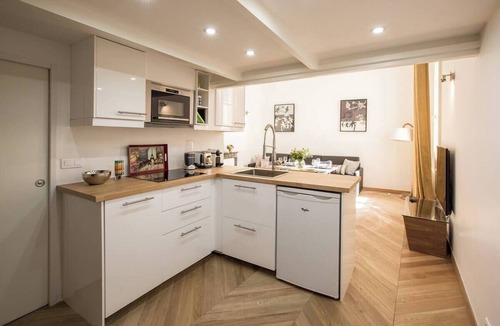 Saint-Gervais Apartment | Le Marais Elegance