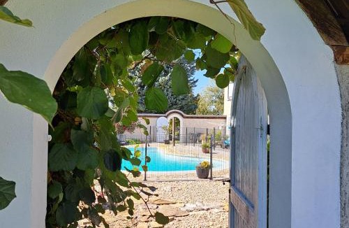 Charancieu House | Le Mas de Crozail - Parc & Piscine