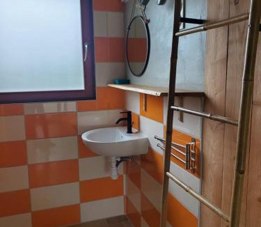Rostrenen House | Le Merle Moqueur, maisonnette en bois, Les kabanes en Kreiz Breizh