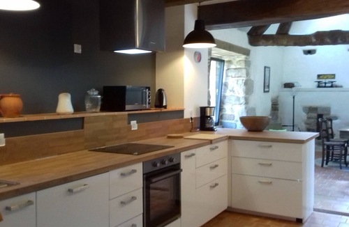Plougoulm House | Le moulin l'évêque traditionally renovated between sea and countryside