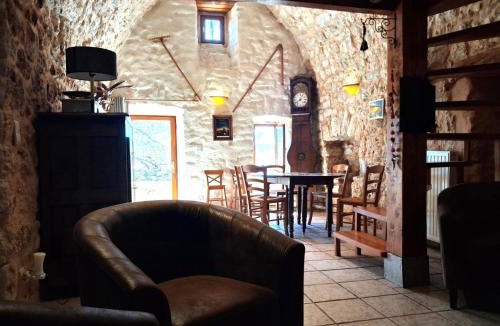 Mas-Saint-Chely House | Le nichoir