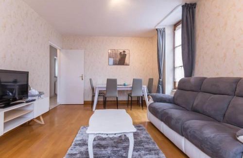 Cosne-Cours-sur-Loire House | Le Papillon