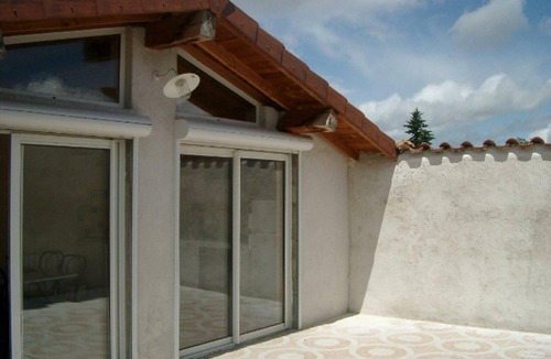 Sainte-Foy-Saint-Sulpice Apartment | Le Paradisier Cottage: Cozy Space for 2, Pets Welcome, Terrace