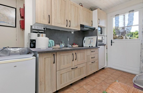 Saint-Lyphard Bed & Breakfast | "Le Pavillon De La Brière" Guest Rooms – Wifi, Parking, Garden