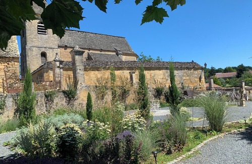 Saint-Crepin-et-Carlucet House | Le Petit Gite au Manoir de Carlucet. Friendly pub/restaurant a short walk.