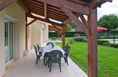 Savignac-les-Eglises House | Le Perchoir – Air-Conditioned House with Shared Pool in Savignac-les-Églises