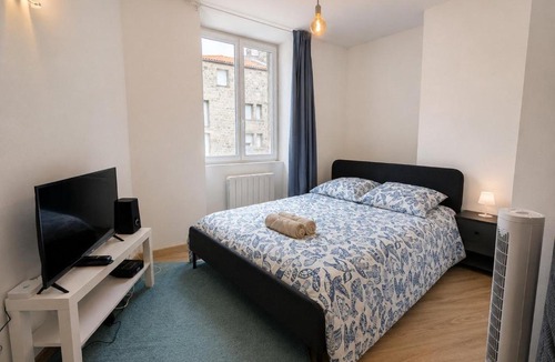 Saint-Bonnet-le-Chateau Apartment | Le Petit Forez, Cosy et Authentique