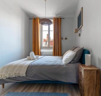 Republique Apartment | Le Petit George V - Appartement design proche Thermes