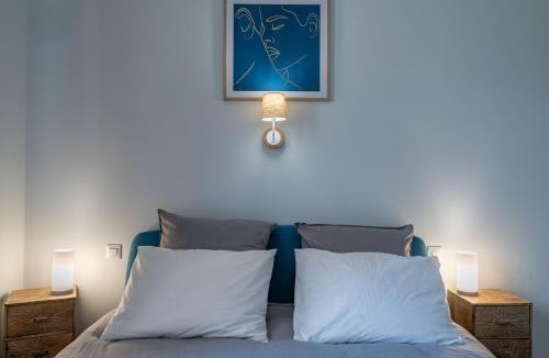 Republique Apartment | Le Petit George V - Appartement design proche Thermes