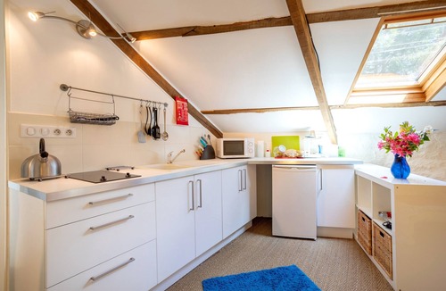 Riec-sur-Belon Apartment | "Le Petit Studio" Apartment with Shared Garden and Wi-Fi