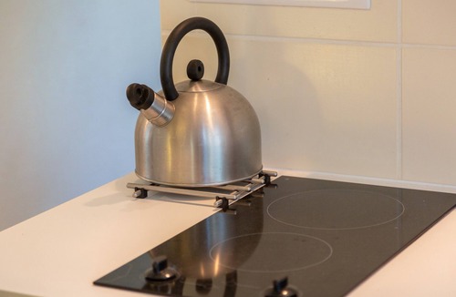 Riec-sur-Belon Apartment | "Le Petit Studio" Apartment with Shared Garden and Wi-Fi
