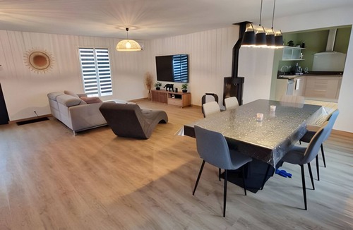La Suze-sur-Sarthe House | Le Phénix - Piscine chauffée - 7p - Rêve au Mans