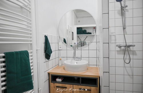 Thiers Apartment | Le Phoenix - Appart 95m² - 8 pers + baby - Free parking - Heart of Thiers