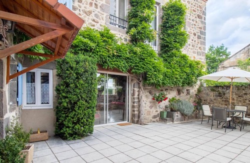 Montaigut-le-Blanc House | Le Prieuré - MONTAIGUT LE BLANC