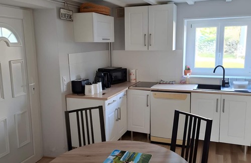 Saint-Nectaire House | Le Puy d’Eraigne: peaceful, cool apartment with terrace and optional garage on request