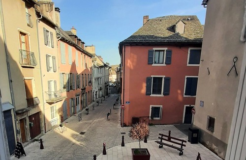 Marvejols Apartment | Le rendez-vous du Gévaudan – Renovated Apartment in Central Marvejols