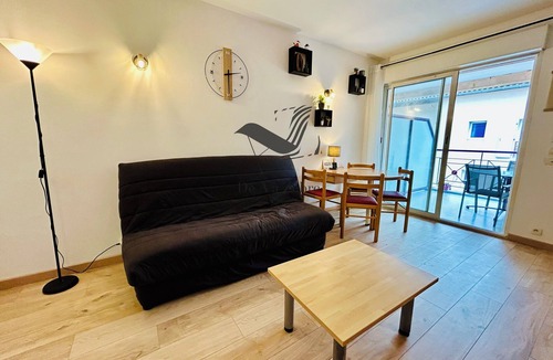 Rochefort Apartment | Le Repos du Marin - With balcony and private parking lot