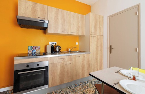 Laval Apartment | Le Rousseau - Petfriendly - Wifi - TV