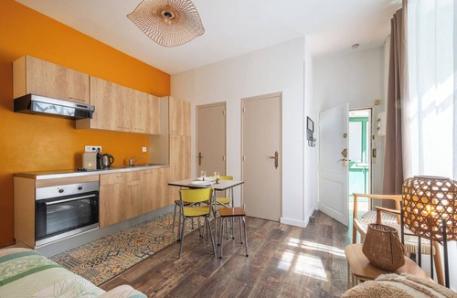 Laval Apartment | Le Rousseau - Petfriendly - Wifi - TV