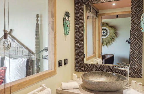 Lumigny-Nesles-Ormeaux Hotel | Le royaume des Lions
