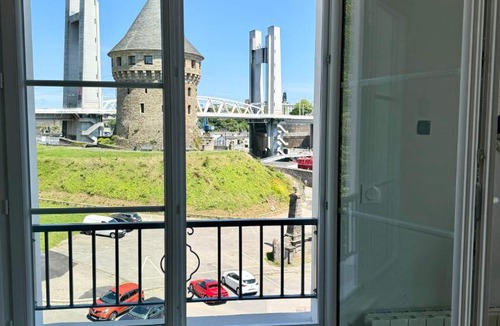 Downtown Apartment | Le Sémaphore Une Escale poétique au fil de l'eau et de l'histoire