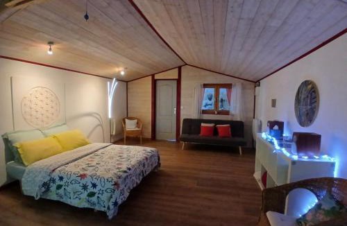 Malansac Cabin | Le Temple Ysambre