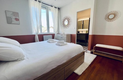 Nevers Apartment | "Le Theodore" Appartement charmant proche gare avec place de parking devant, quartier très calme
