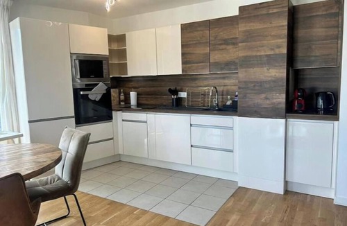 Drancy Centre Apartment | Le Timbaud, cosy T4, balcony, parking, just outside Paris