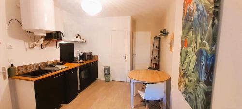 Vierzon Apartment | le Tropical - T2 Vierzon quartier hopital