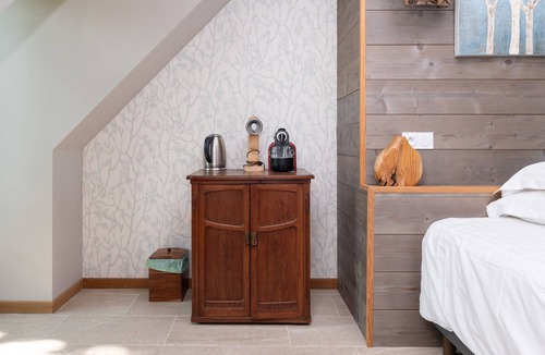 Theix-Noyalo Bed & Breakfast | Le Val sans Retour, Calzac Moulin B&B with Treehouse Terrace