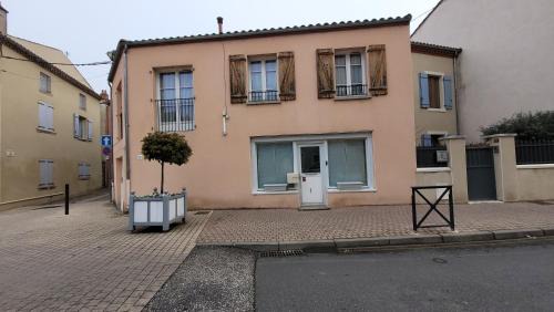 Issoire Apartment | Le voyage en couleurs