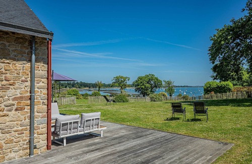 Arradon House | Les Écuries - Waterfront architect-designed house