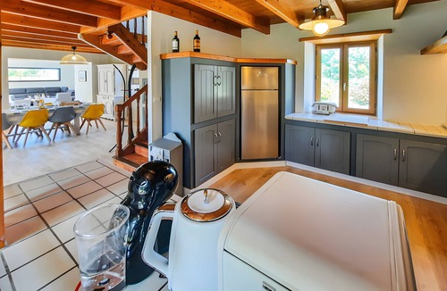 Kerlouet House | Les Agapanthes – 2KM from the Beach